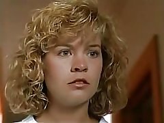 Trẻ ellie cornell vòi sen cảnh