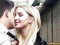 Femdom chantelle fox và pal bj hành động